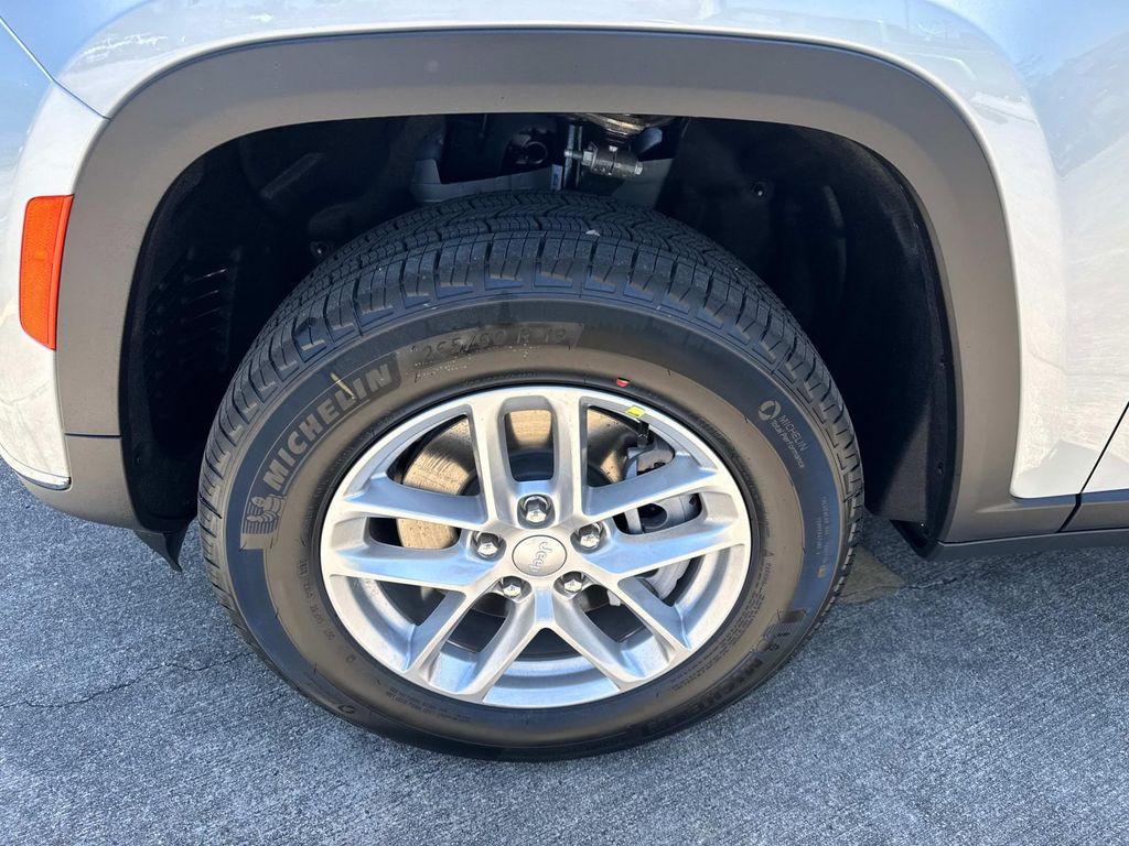 new 2025 Jeep Grand Cherokee L car, priced at $40,615