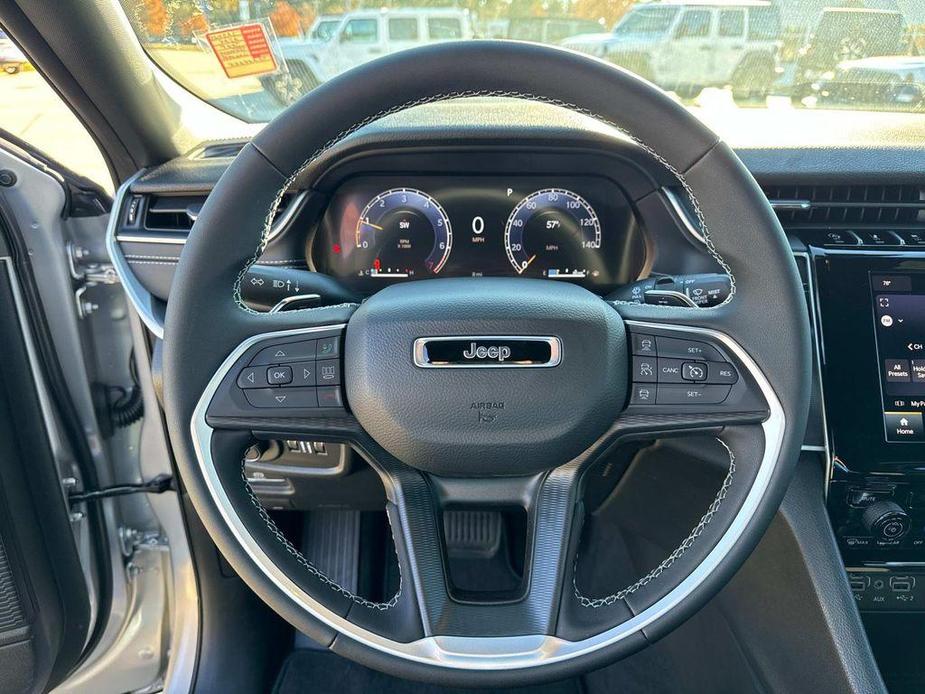 new 2025 Jeep Grand Cherokee car, priced at $36,175