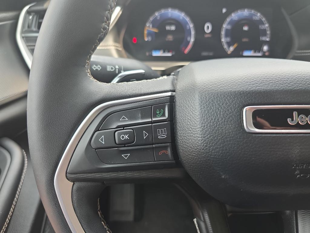 used 2024 Jeep Grand Cherokee car, priced at $33,995