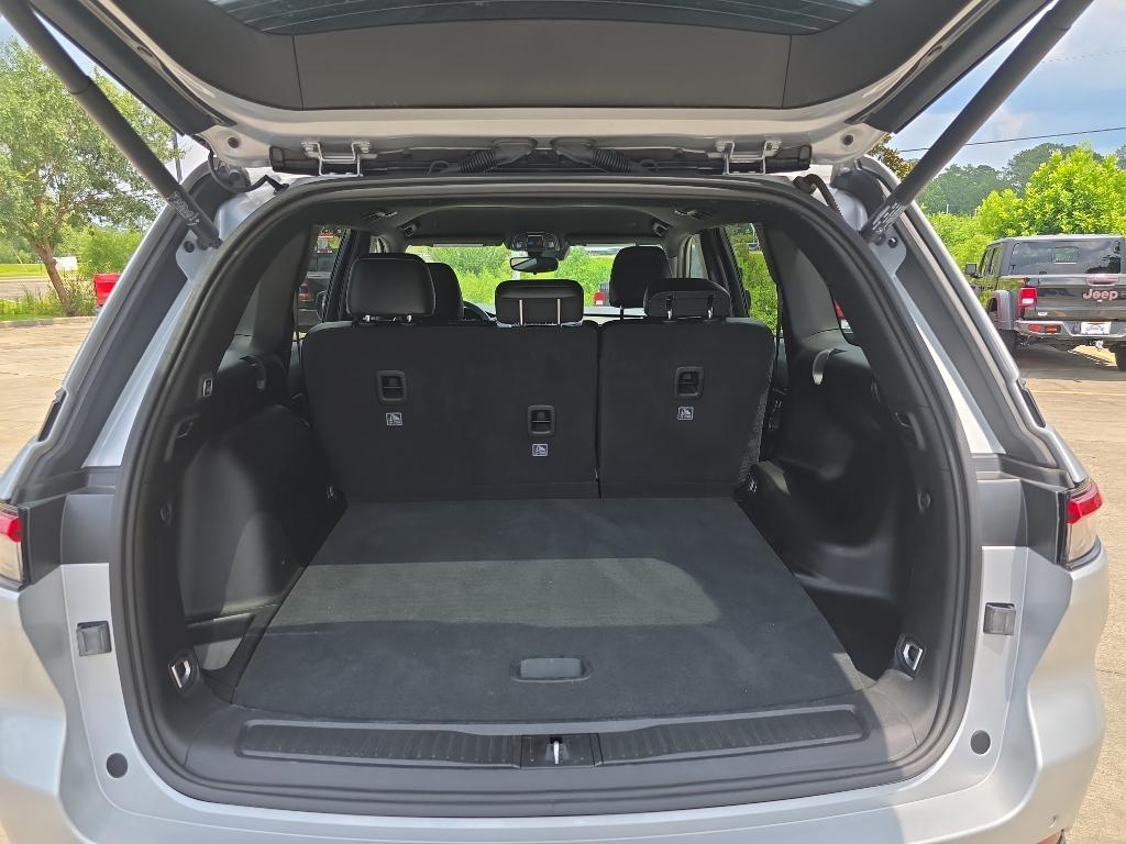 used 2024 Jeep Grand Cherokee car, priced at $33,995