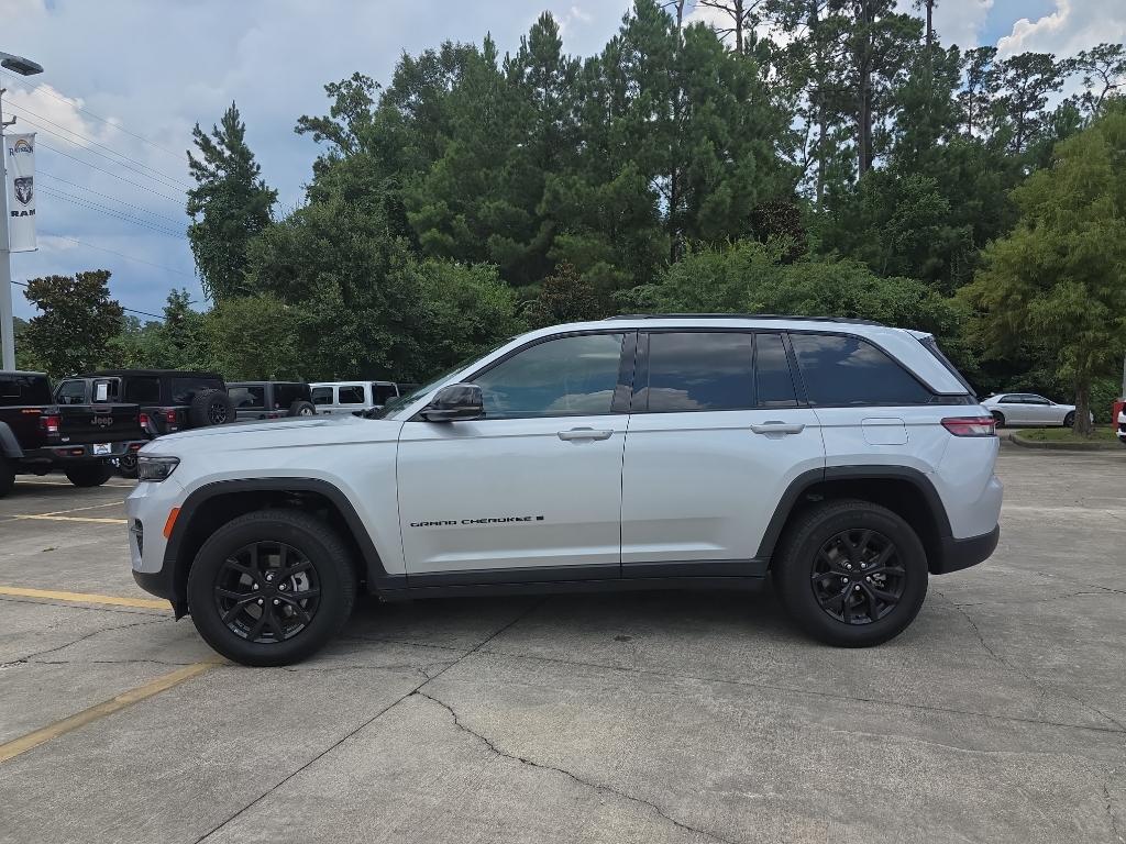 used 2024 Jeep Grand Cherokee car, priced at $33,995