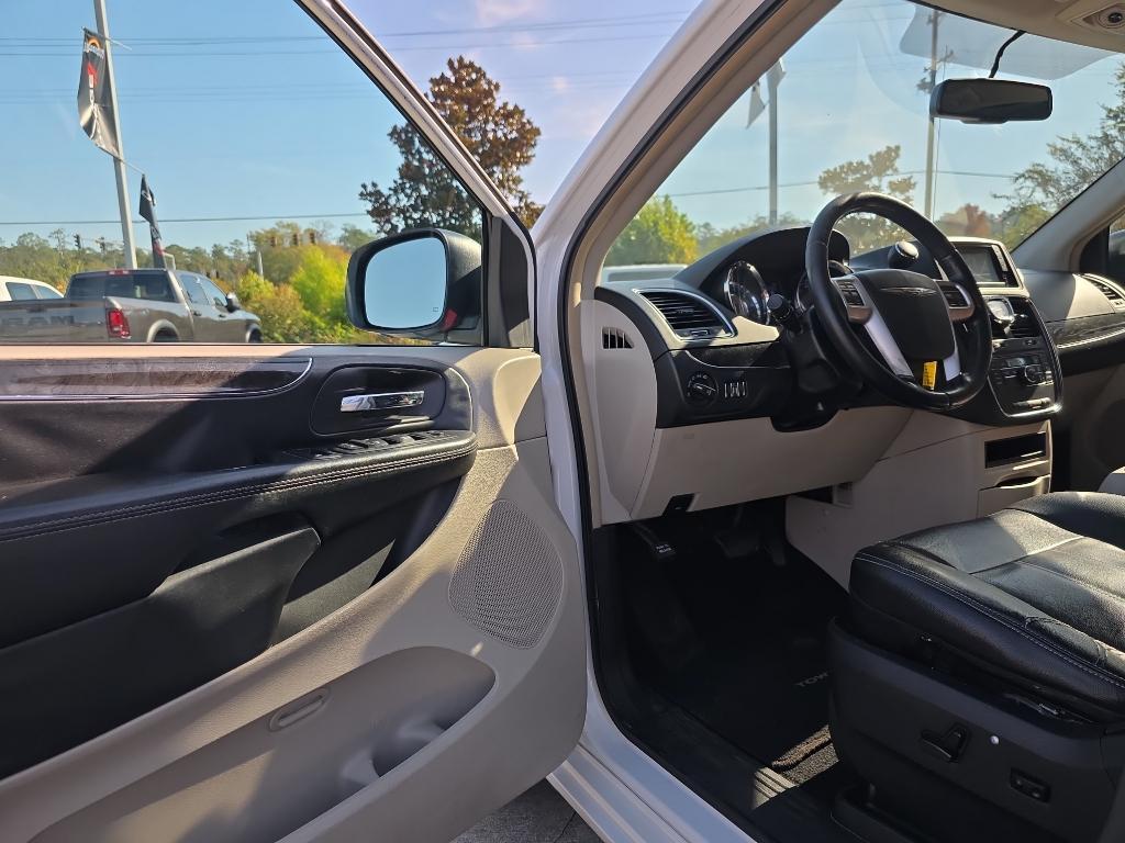 used 2016 Chrysler Town & Country car, priced at $8,995