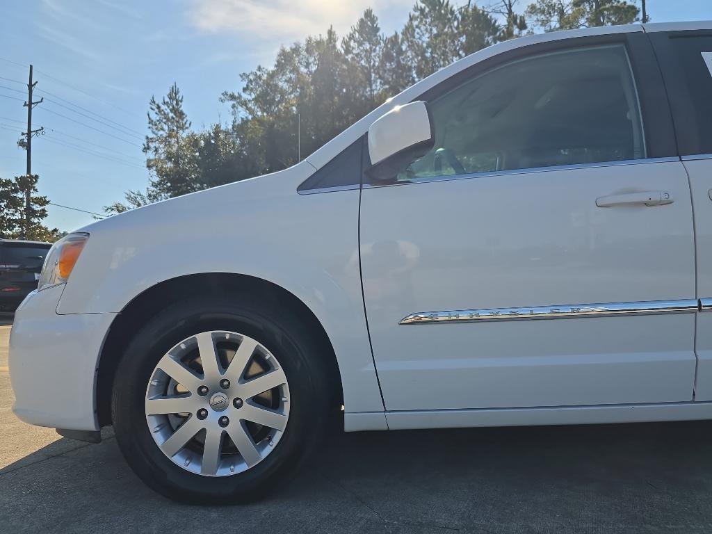 used 2016 Chrysler Town & Country car, priced at $8,995