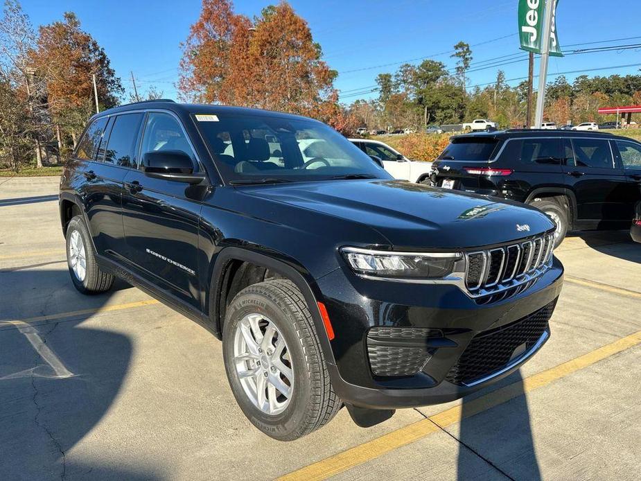 new 2025 Jeep Grand Cherokee car, priced at $37,170