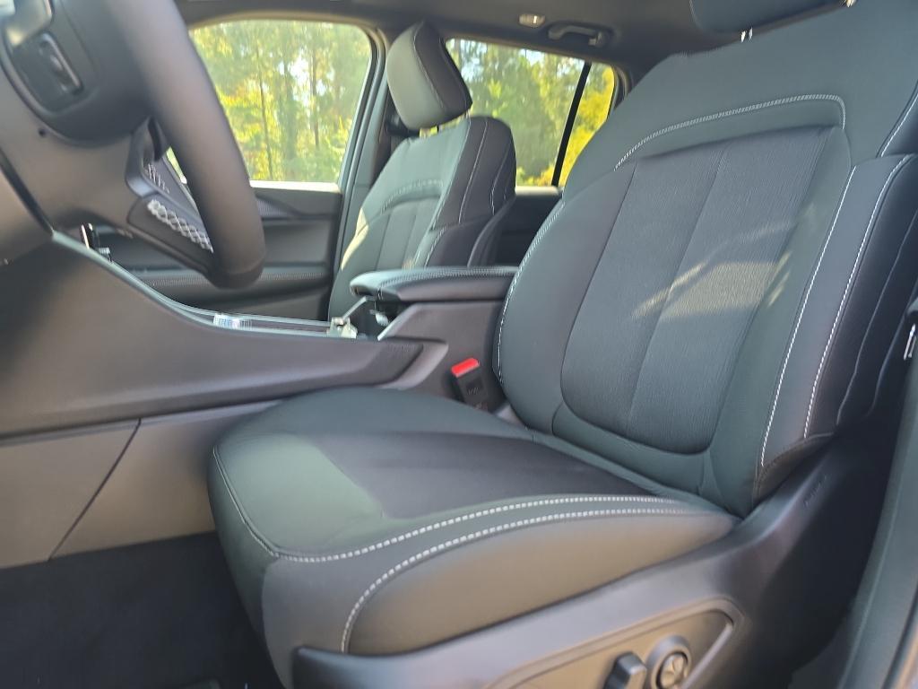 new 2025 Jeep Grand Cherokee car, priced at $39,165