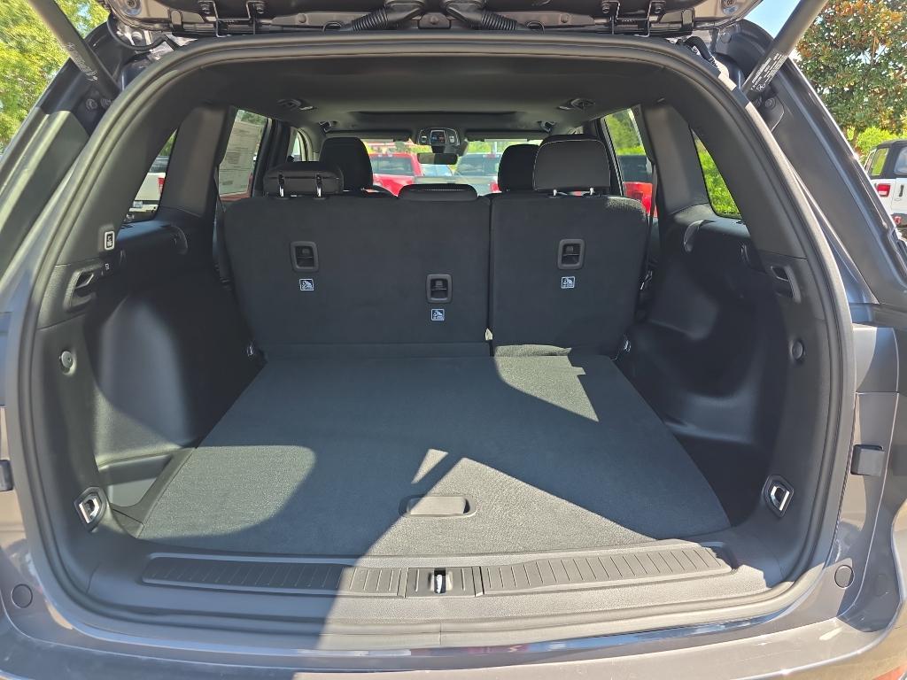 new 2025 Jeep Grand Cherokee car, priced at $39,165