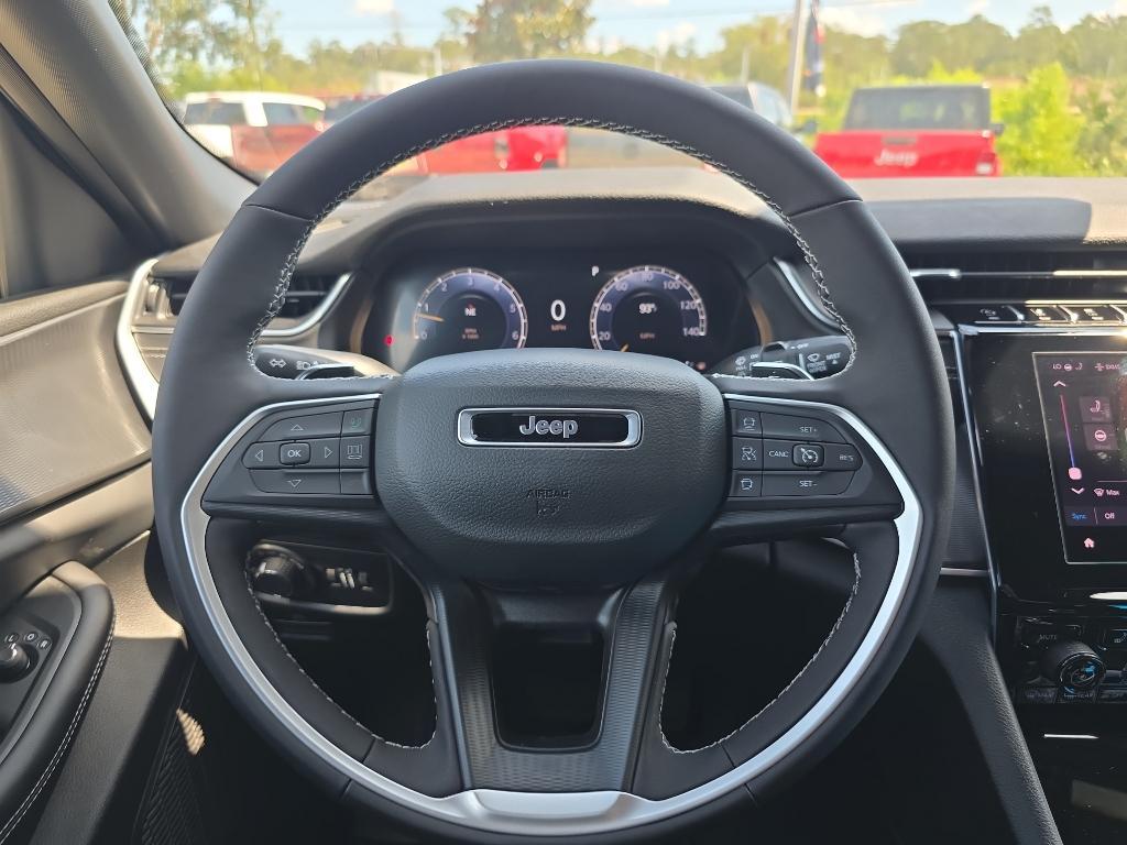 new 2025 Jeep Grand Cherokee car, priced at $39,165