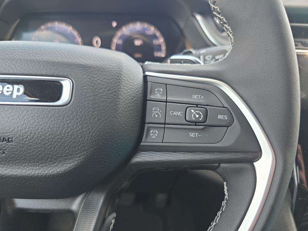 new 2025 Jeep Grand Cherokee car, priced at $39,165