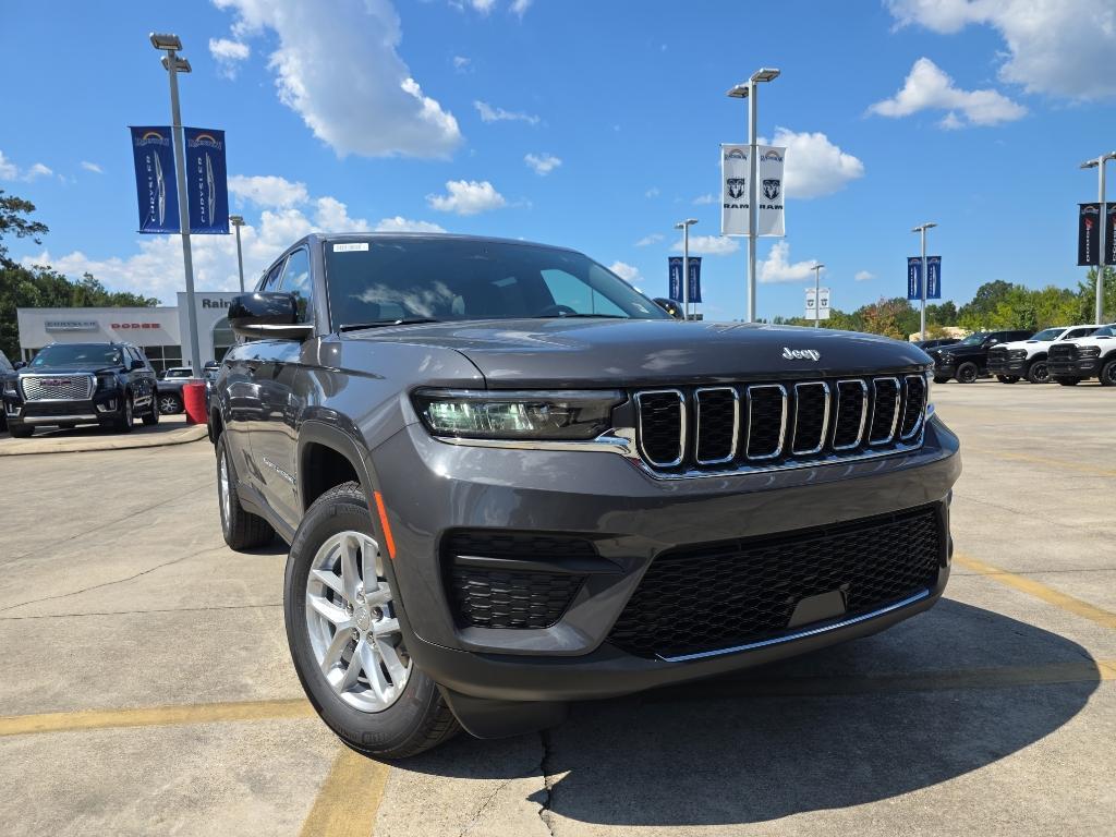 new 2025 Jeep Grand Cherokee car, priced at $39,165