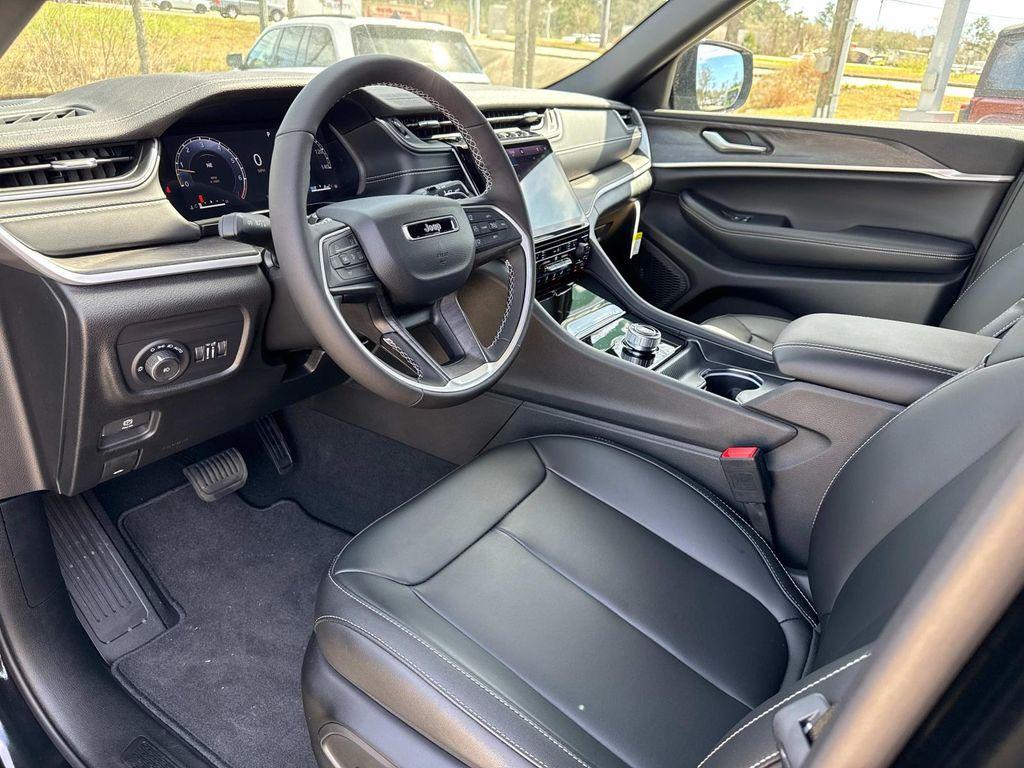 new 2025 Jeep Grand Cherokee L car, priced at $47,015