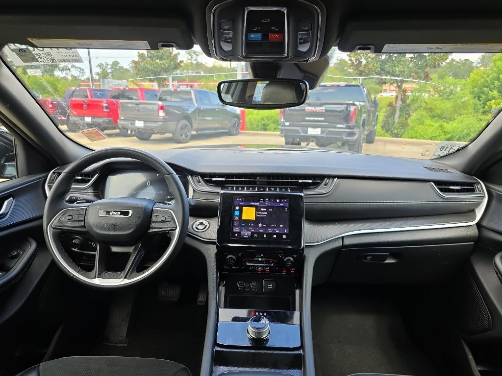 used 2024 Jeep Grand Cherokee L car, priced at $30,995