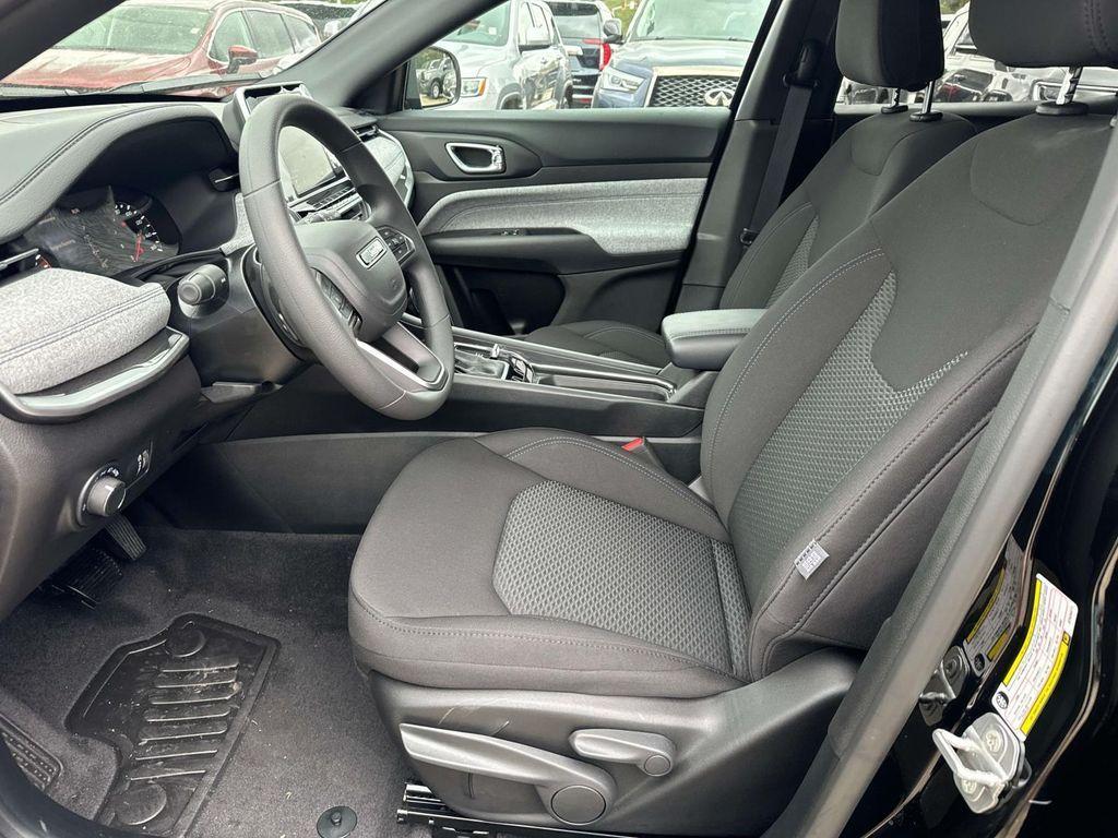 new 2025 Jeep Compass car, priced at $22,995