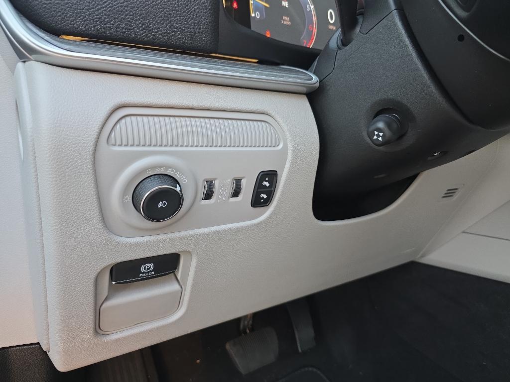 used 2024 Jeep Wagoneer L car, priced at $62,995