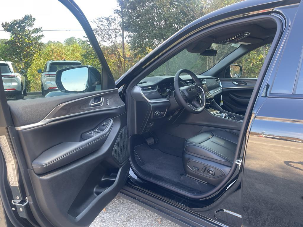 new 2025 Jeep Grand Cherokee L car, priced at $47,930