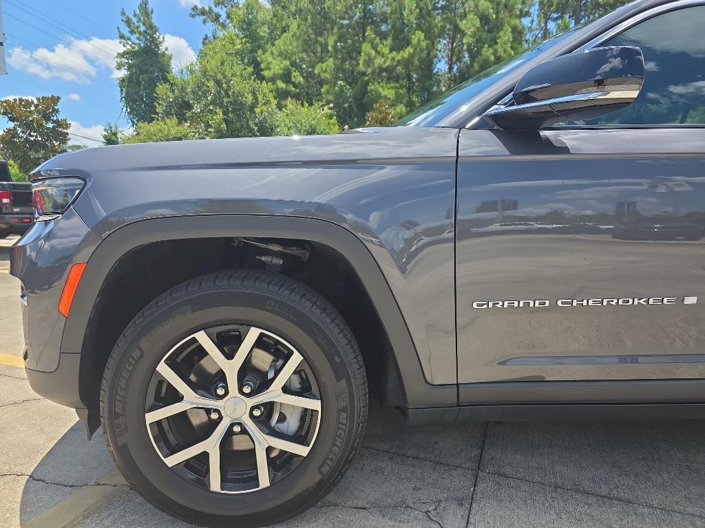 used 2024 Jeep Grand Cherokee car, priced at $32,995