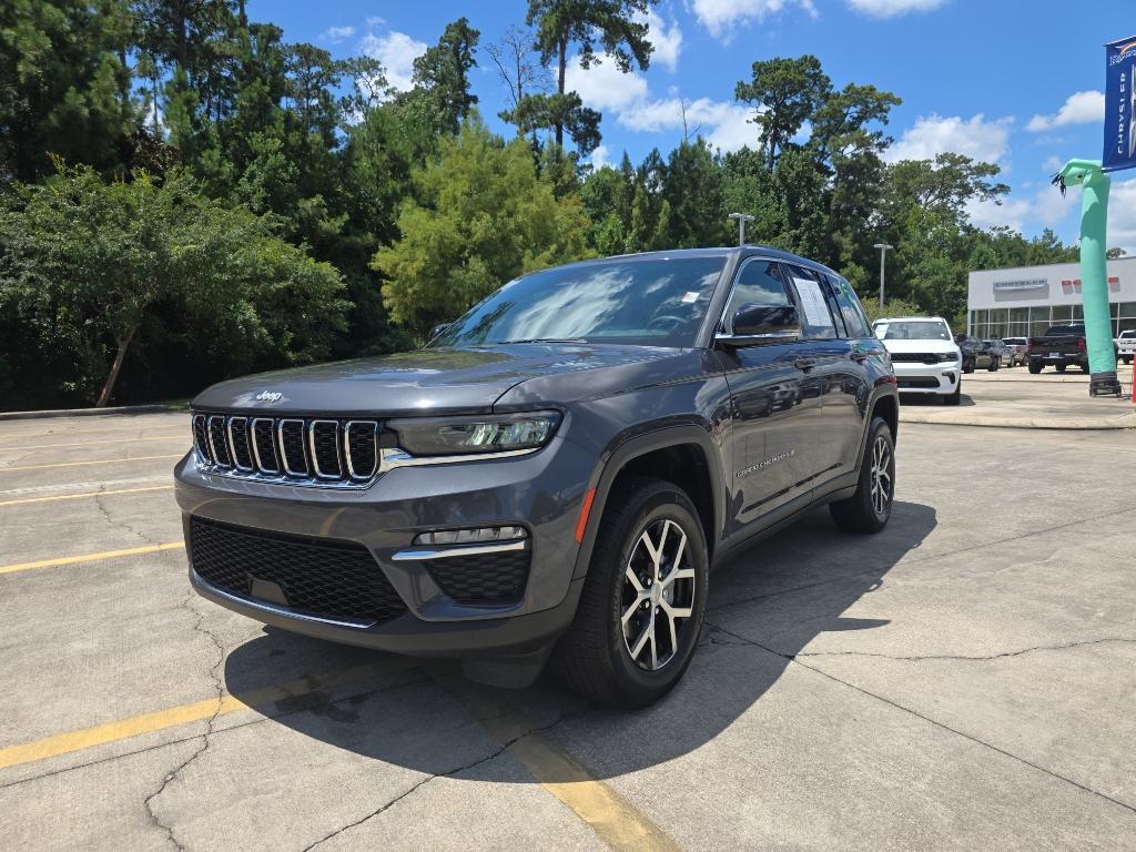 used 2024 Jeep Grand Cherokee car, priced at $32,995