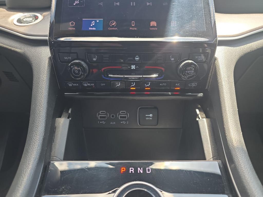 used 2024 Jeep Grand Cherokee car, priced at $32,995