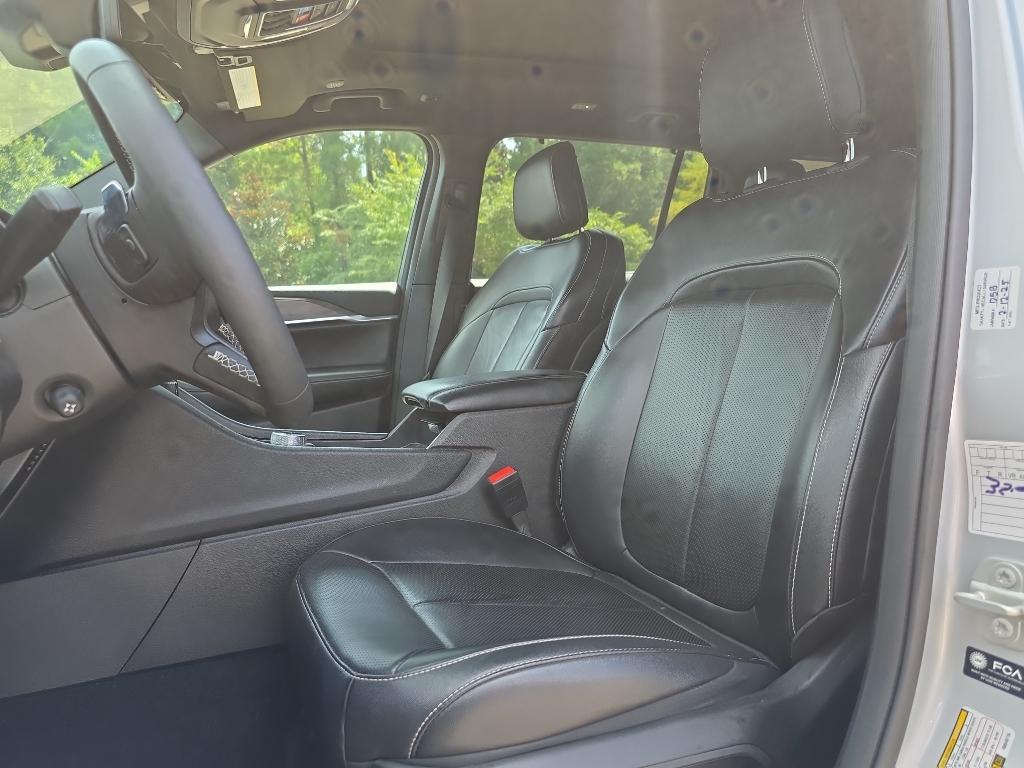 used 2024 Jeep Grand Cherokee L car, priced at $36,995
