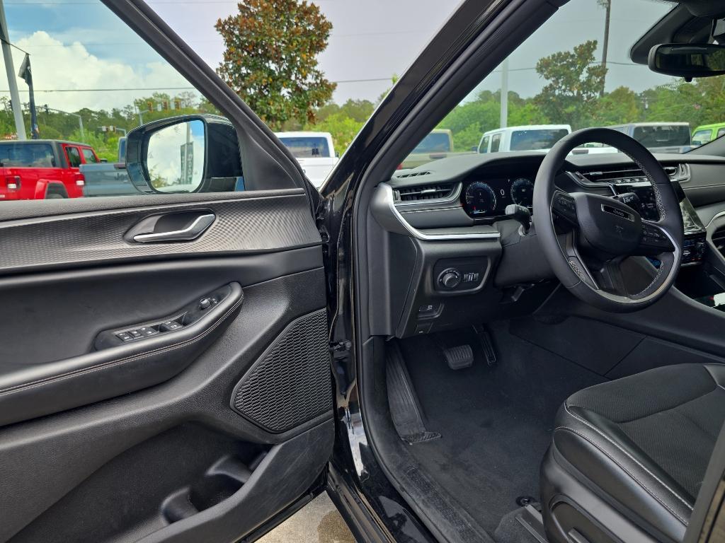 used 2024 Jeep Grand Cherokee L car, priced at $30,645