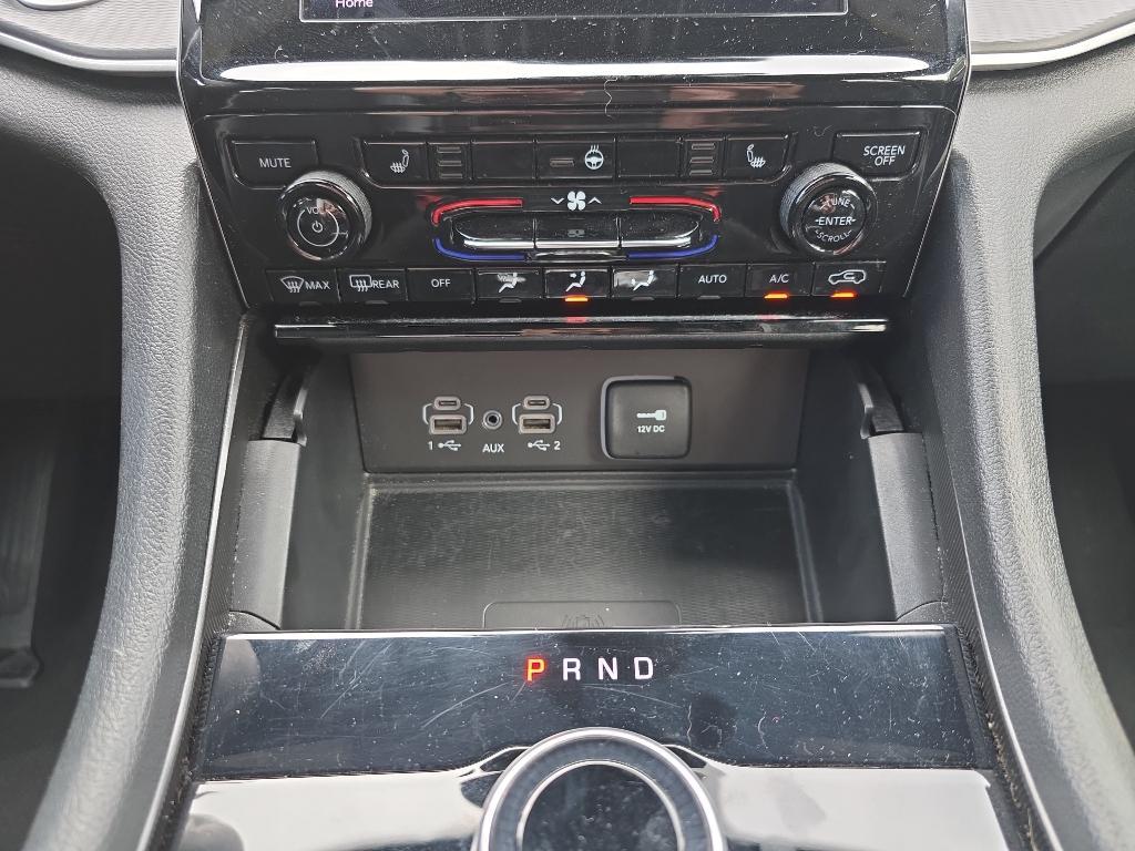 used 2024 Jeep Grand Cherokee L car, priced at $30,645