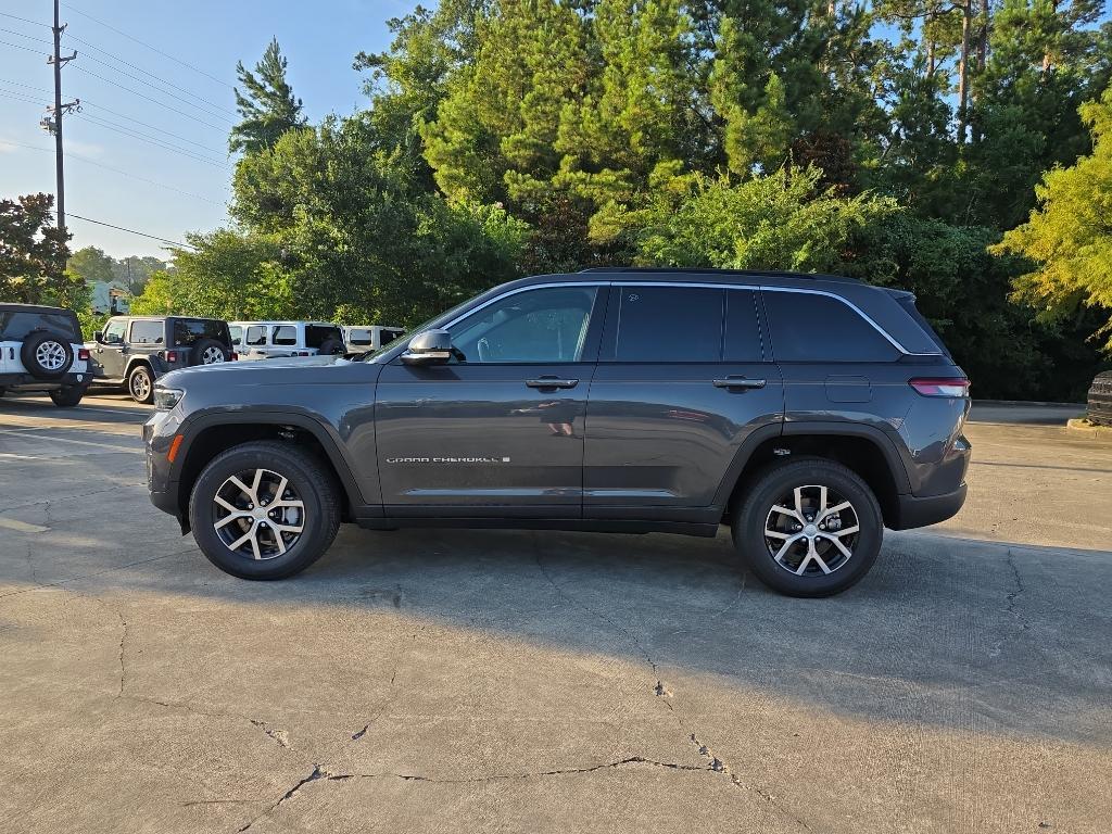 new 2025 Jeep Grand Cherokee car, priced at $45,735