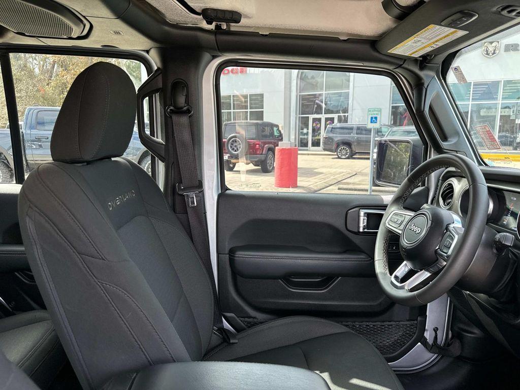 used 2023 Jeep Gladiator car, priced at $33,278