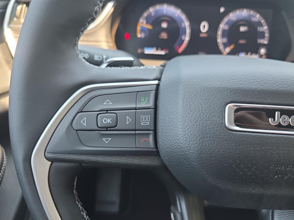 new 2025 Jeep Grand Cherokee car, priced at $41,730