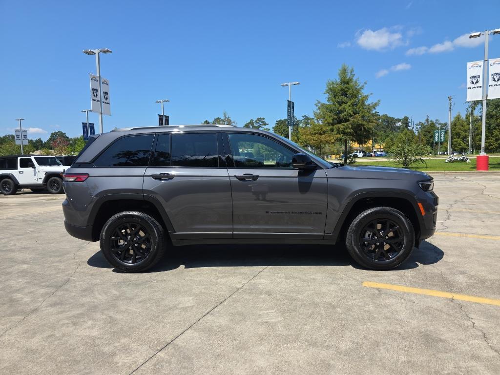 new 2025 Jeep Grand Cherokee car, priced at $41,730