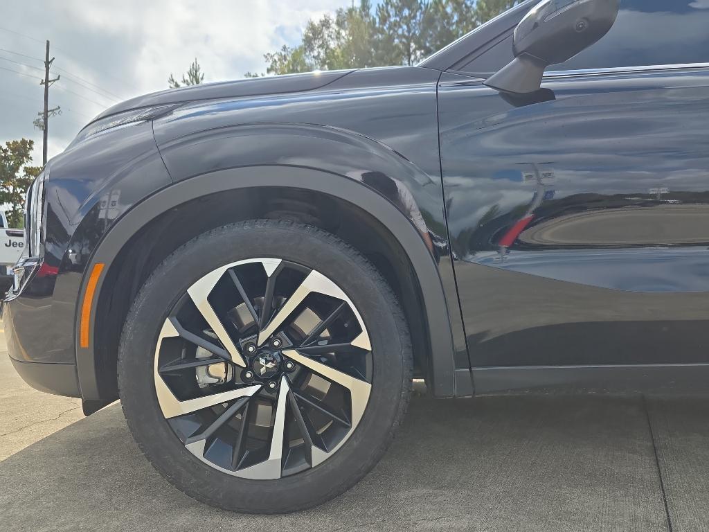 used 2023 Mitsubishi Outlander car, priced at $20,995
