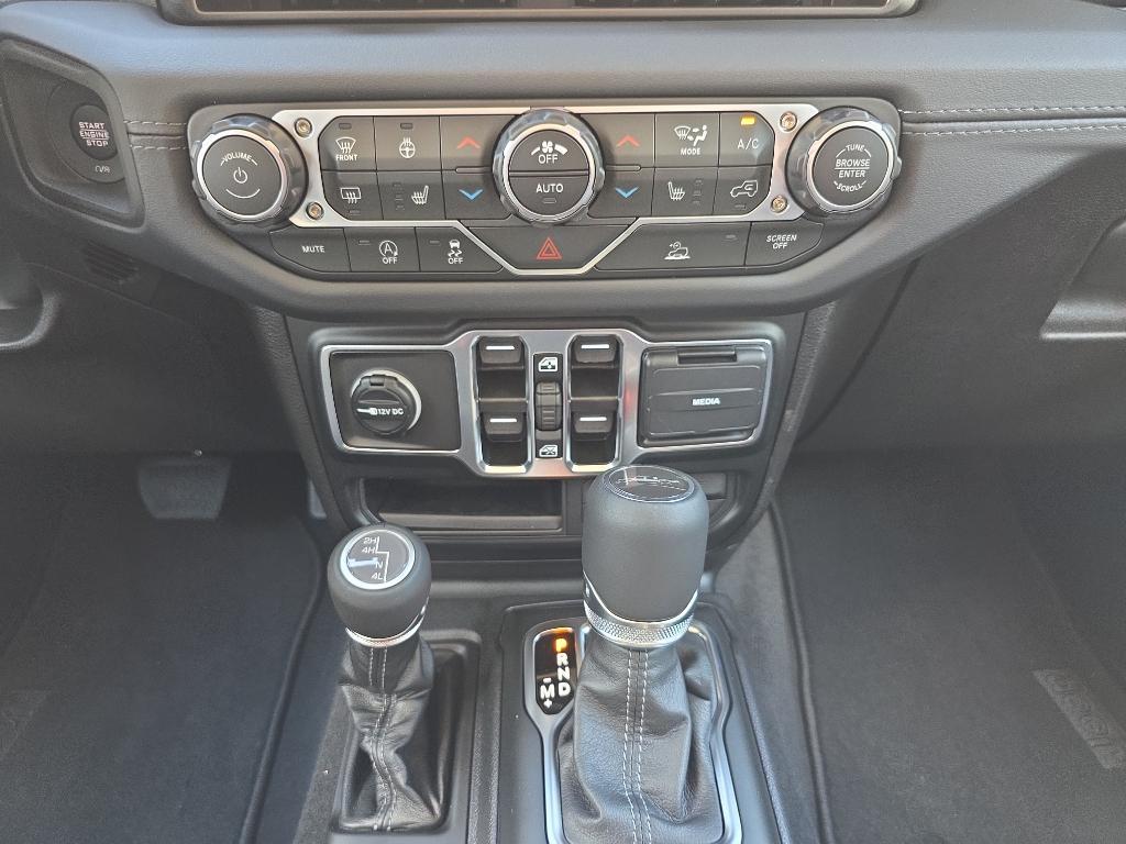 new 2025 Jeep Gladiator car, priced at $45,480