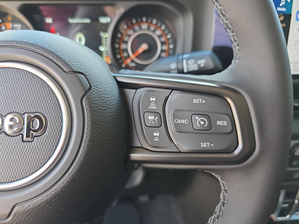 new 2025 Jeep Gladiator car, priced at $45,480