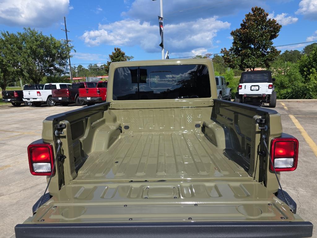 new 2025 Jeep Gladiator car, priced at $45,480