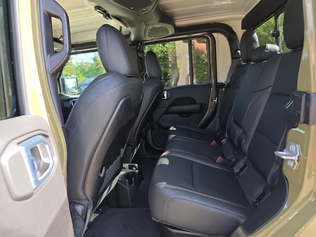 new 2025 Jeep Gladiator car, priced at $45,480