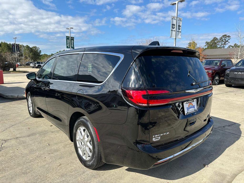 new 2025 Chrysler Pacifica car, priced at $41,943