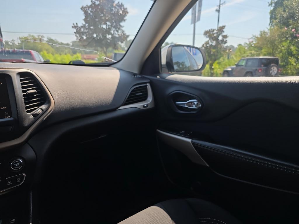 used 2017 Jeep Cherokee car, priced at $7,995