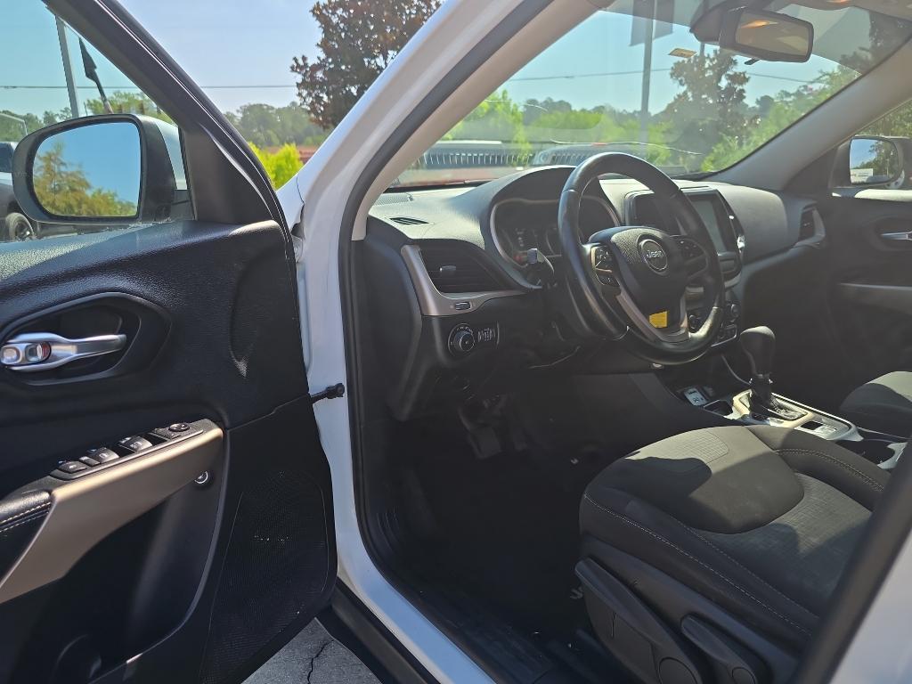 used 2017 Jeep Cherokee car, priced at $7,995