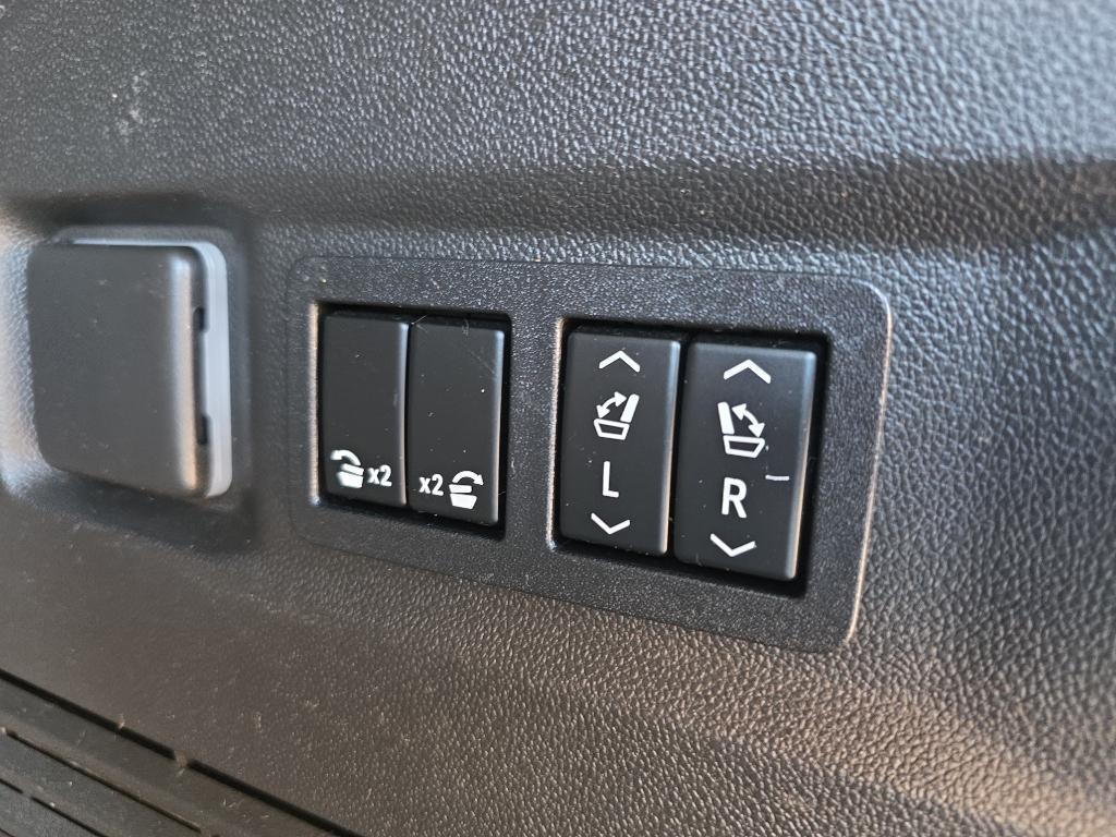 used 2022 GMC Yukon car, priced at $57,995