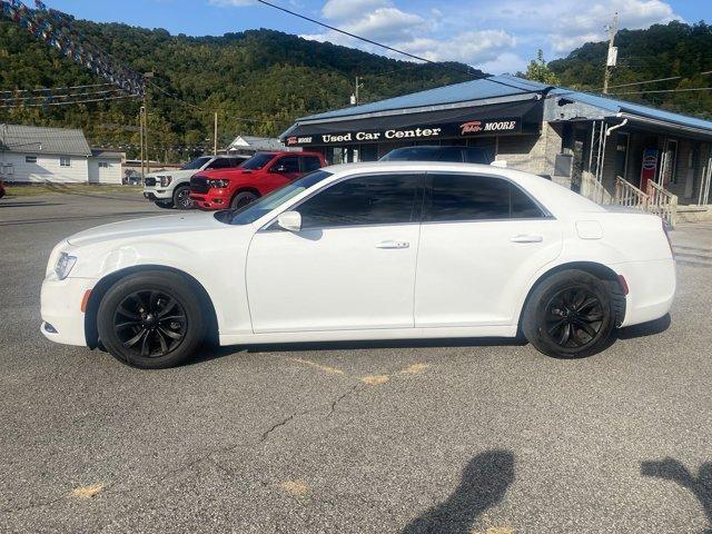 used 2015 Chrysler 300 car