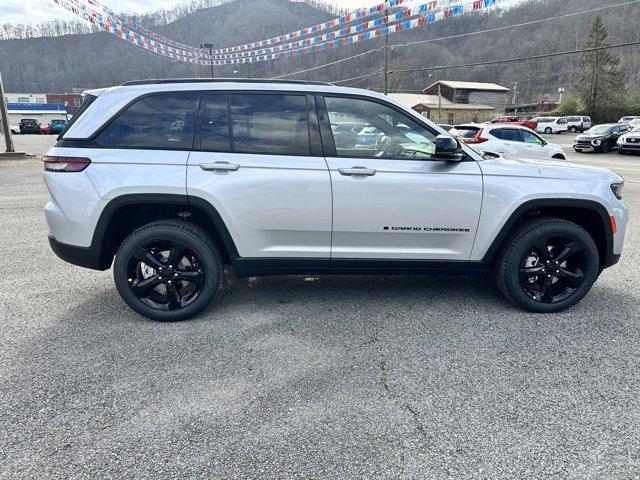 new 2024 Jeep Grand Cherokee car, priced at $47,676