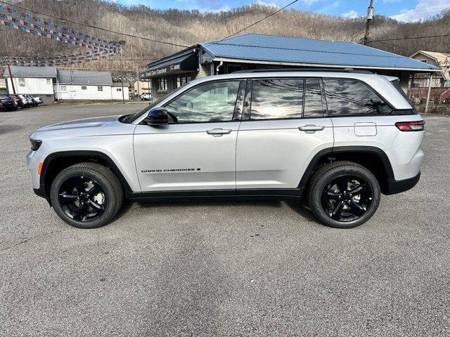 new 2024 Jeep Grand Cherokee car, priced at $47,676