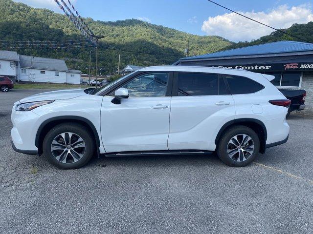 used 2023 Toyota Highlander car