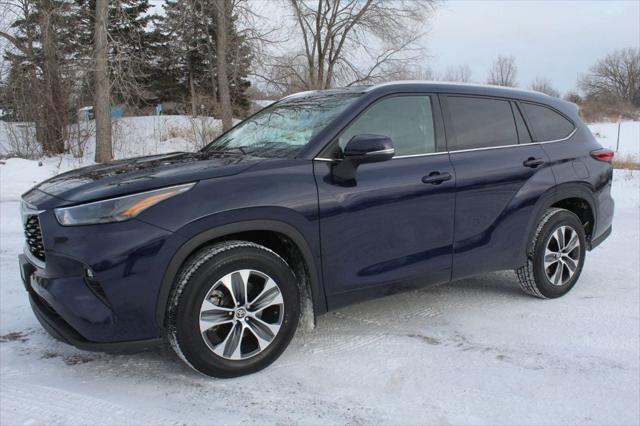 used 2022 Toyota Highlander car, priced at $33,988