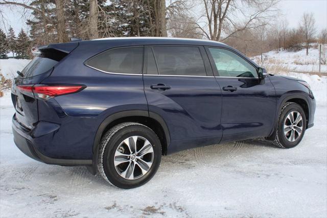 used 2022 Toyota Highlander car, priced at $33,988