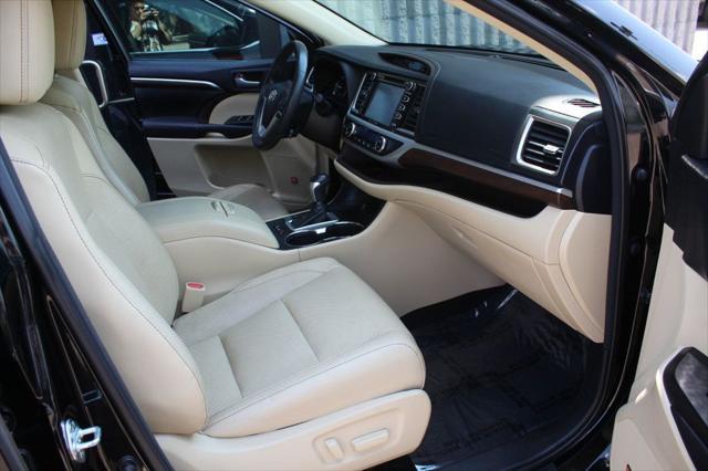 used 2016 Toyota Highlander Hybrid car, priced at $26,997