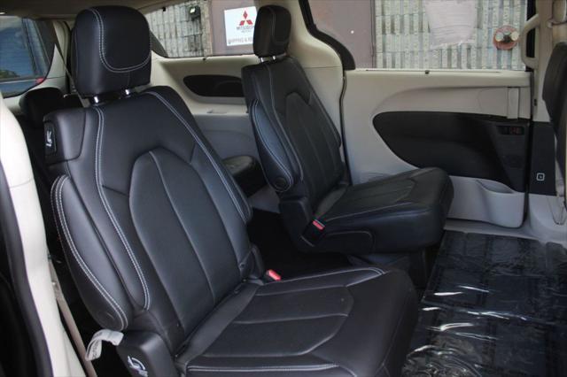 used 2022 Chrysler Pacifica car, priced at $29,998
