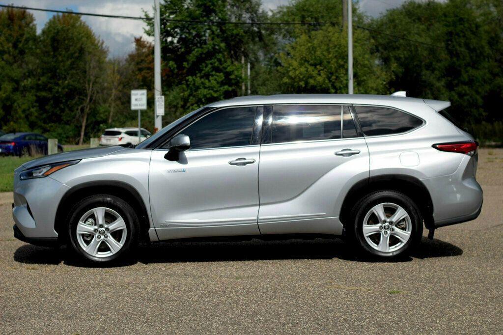 used 2020 Toyota Highlander Hybrid car, priced at $27,998