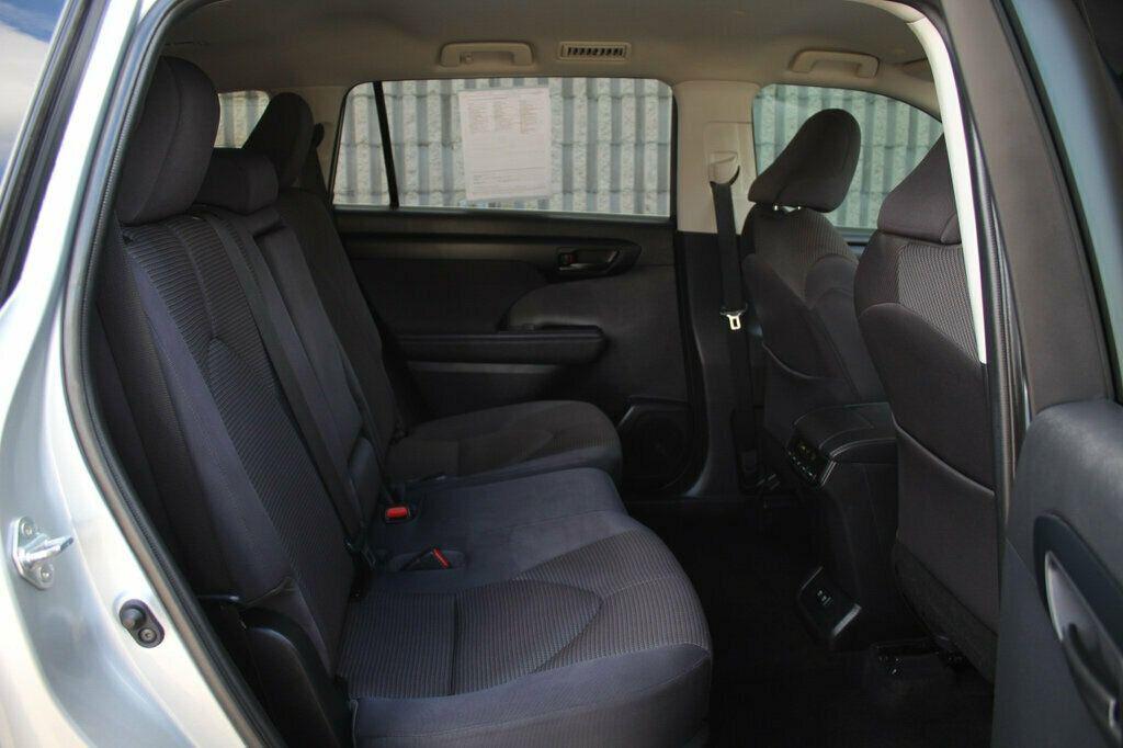 used 2020 Toyota Highlander Hybrid car, priced at $27,998