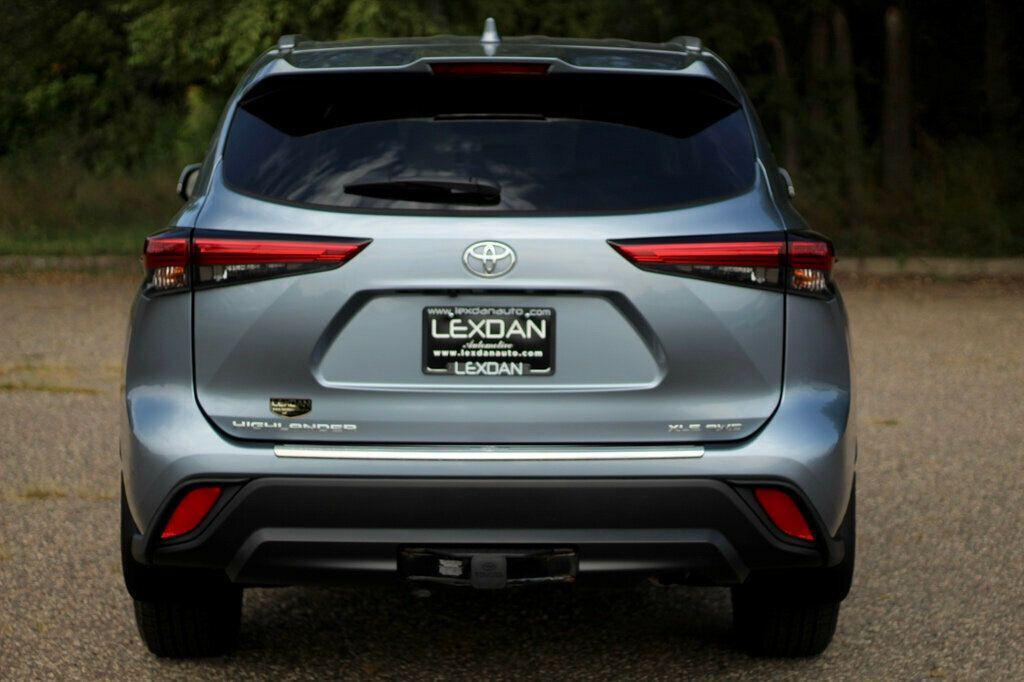 used 2022 Toyota Highlander car, priced at $33,998