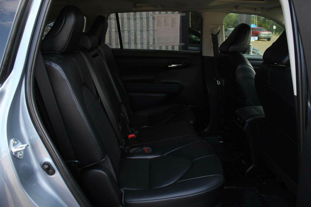 used 2022 Toyota Highlander car, priced at $33,998