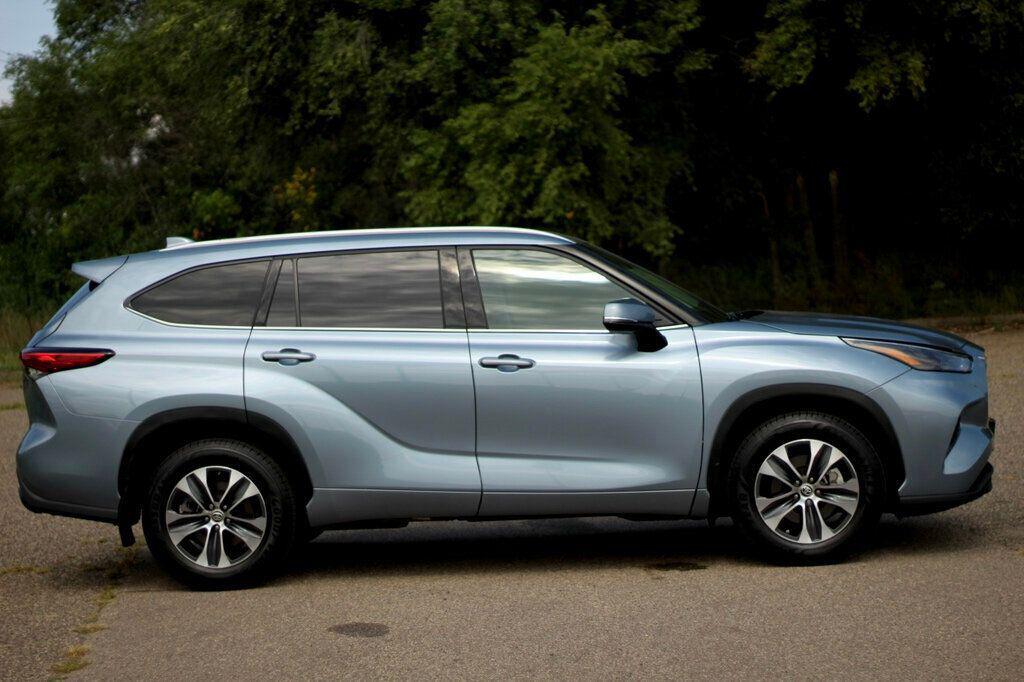 used 2022 Toyota Highlander car, priced at $33,998